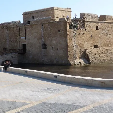 Maya's - Complimentary Airport Transport * Paphos