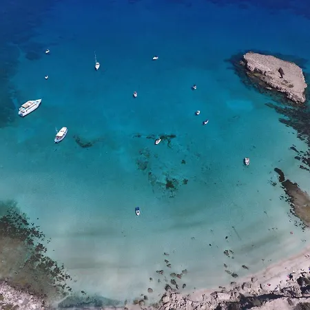 Maya's - Complimentary Airport Transport *