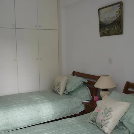 Maya's - Complimentary Airport Transport