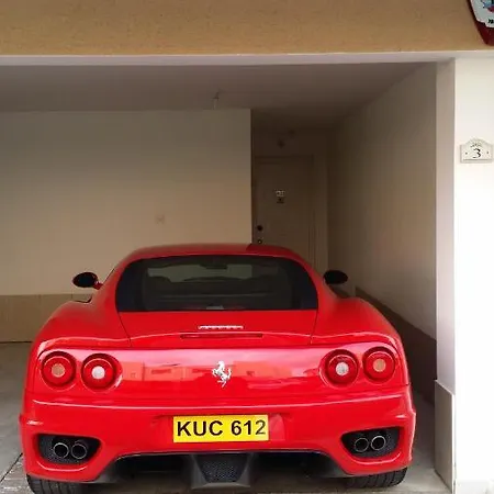 Maya's - Complimentary Airport Transport * Paphos