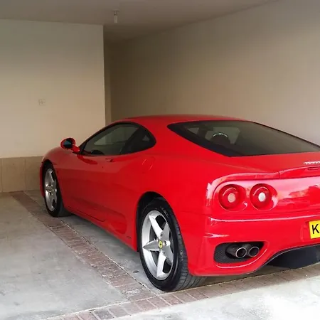 Maya's - Complimentary Airport Transport *