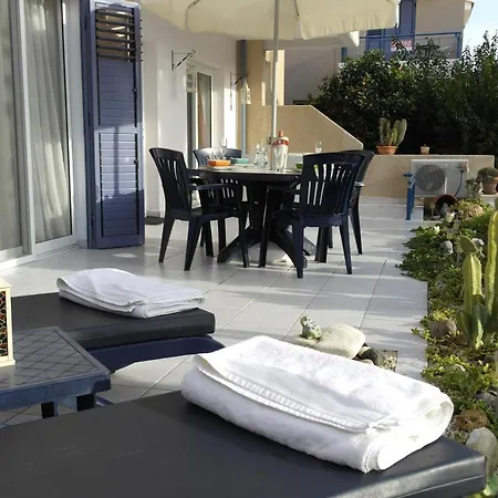 Maya's - Complimentary Airport Transport Paphos