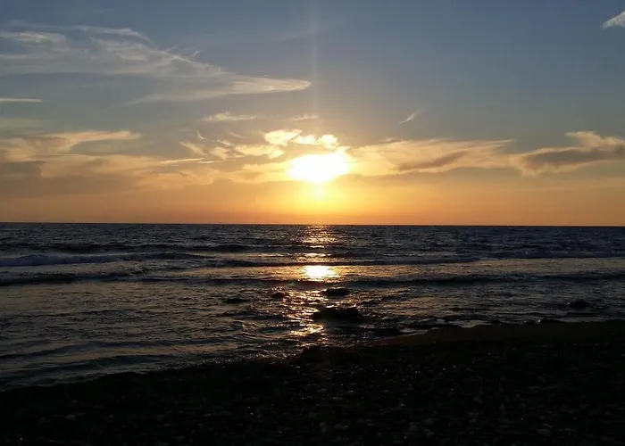 Maya's - Complimentary Airport Transport