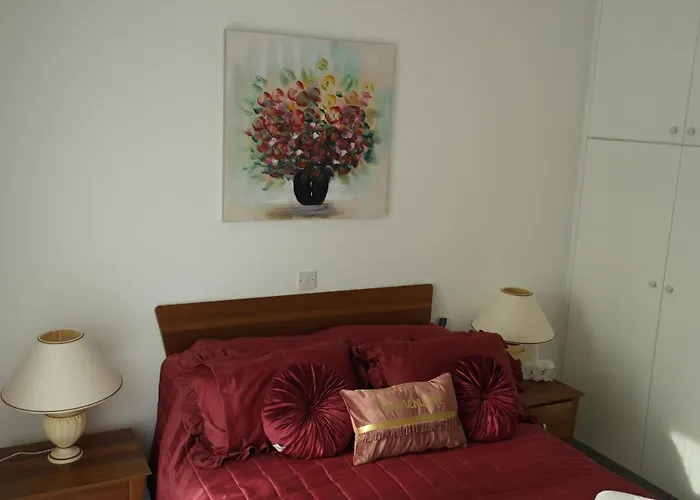 Maya's - Complimentary Airport Transport *