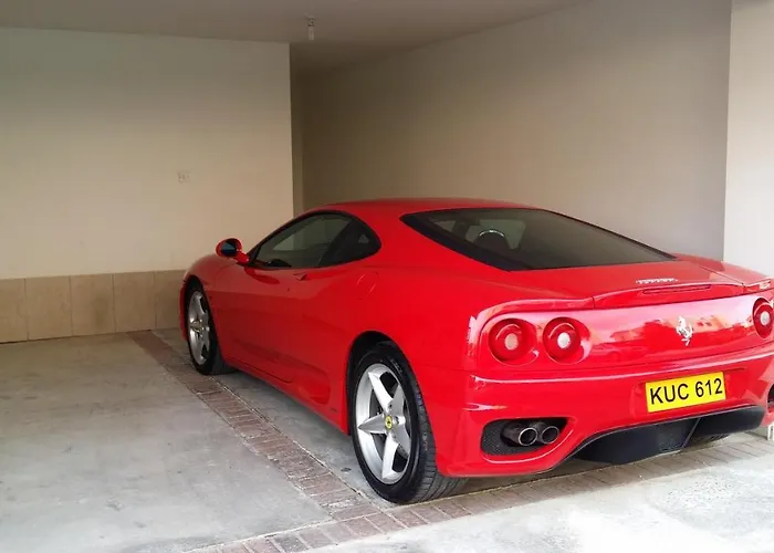 Maya's - Complimentary Airport Transport *