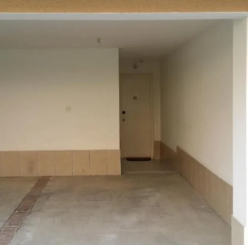 Maya's - Complimentary Airport Transport